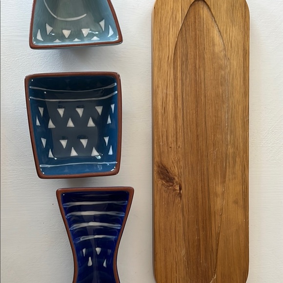 Fish-Shaped Ceramic Serving Tray - Picture 5 of 8